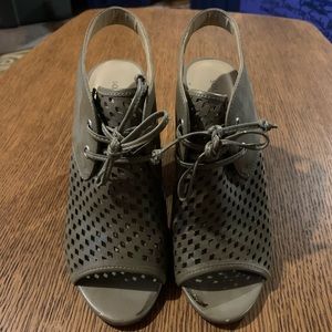Sole society army green laced heels